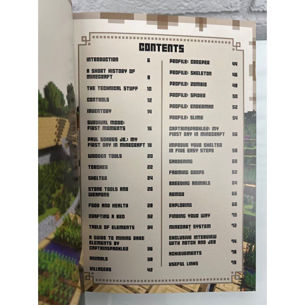 Minecraft Essential Handbook - Picture 3 of 4
